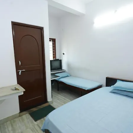 https://arackal-tourist-home.kerala-hotels-resorts.com/data/Photos/450x450w/14876/1487656/1487656675.JPEG